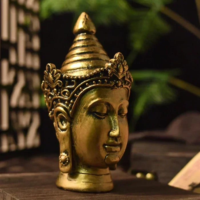 Elegant Gold Buddha Skulptur i Resin - Inomhus Feng Shui Figur för Heminredning och Gåvor