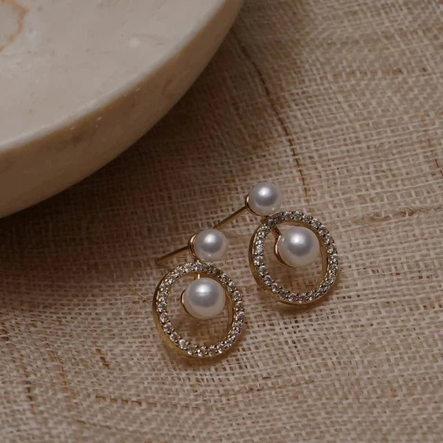 Aretes de Lujo en Oro de 14k con Circón y Perlas - Elegantes Detalles Retorcidos para Mujer