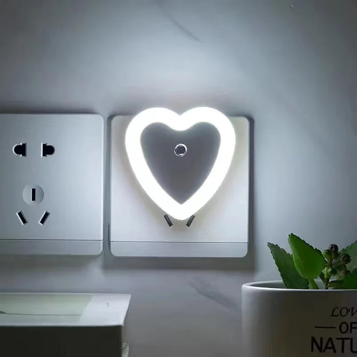 Kawaii Stjärna och Måne LED Nattlampa – Ljus Sensor Vägglampa för Sovrumsinredning, 220V Plug-in