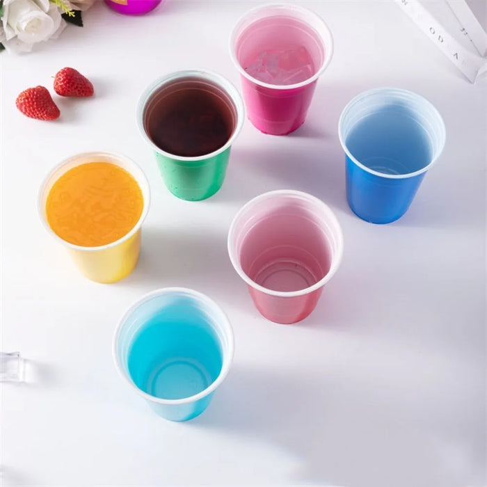 Vasos Desechables de Colores en Rojo, Azul, Amarillo y Verde - Vasos de Plástico de 16 oz para Fiestas, Bodas y Cumpleaños (50 piezas)