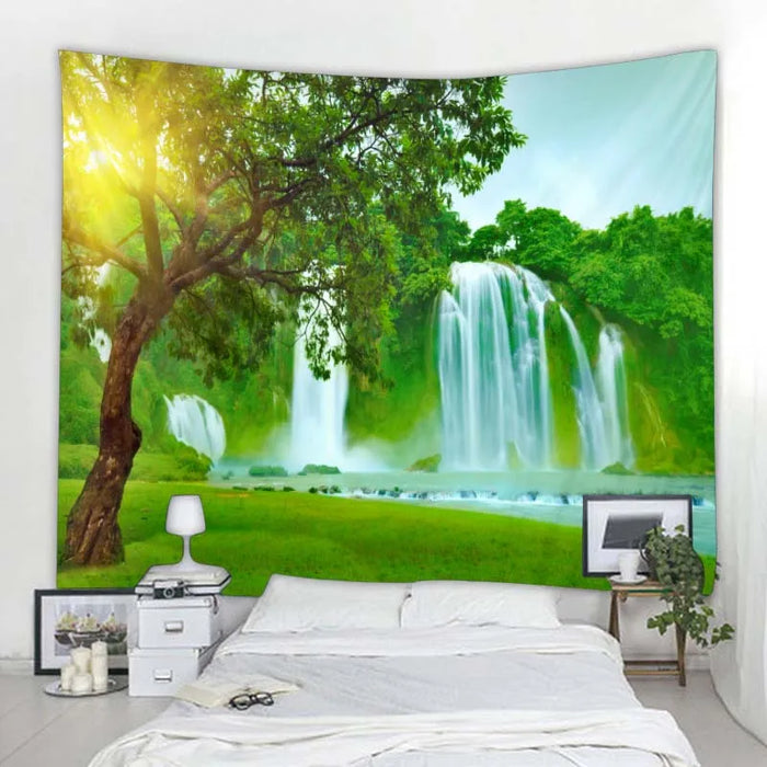 Magnifique papier peint cascade nature avec imprimé forêt et paysage marin - décoration murale hippie de style bohème avec motif mandala