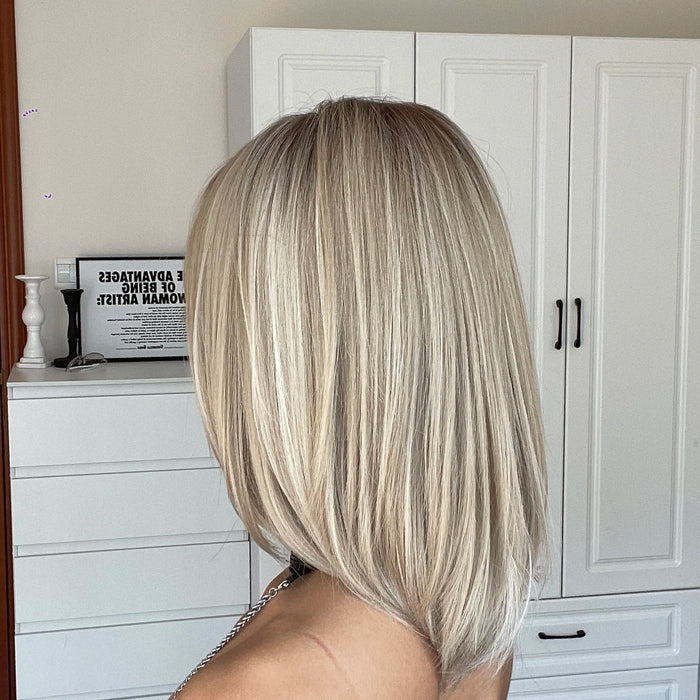 Perruque synthétique mi-longue droite pour usage quotidien – Perruque blonde brune avec frange et racines foncées pour cosplay et fêtes, fibre résistante à la chaleur