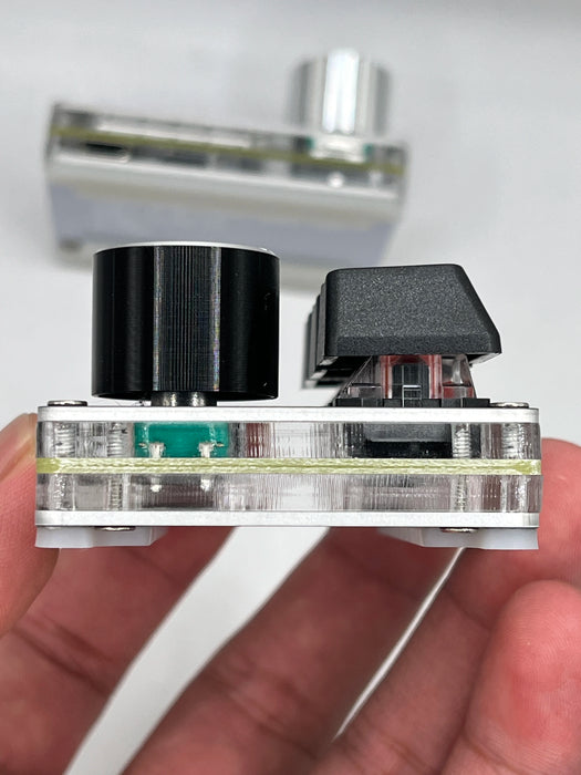 O3C SayoDevice OSU O3C interruptor de pasillo de liberación rápida teclado magnético rosa con botón