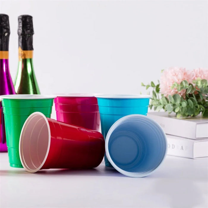 Vasos Desechables de Colores en Rojo, Azul, Amarillo y Verde - Vasos de Plástico de 16 oz para Fiestas, Bodas y Cumpleaños (50 piezas)