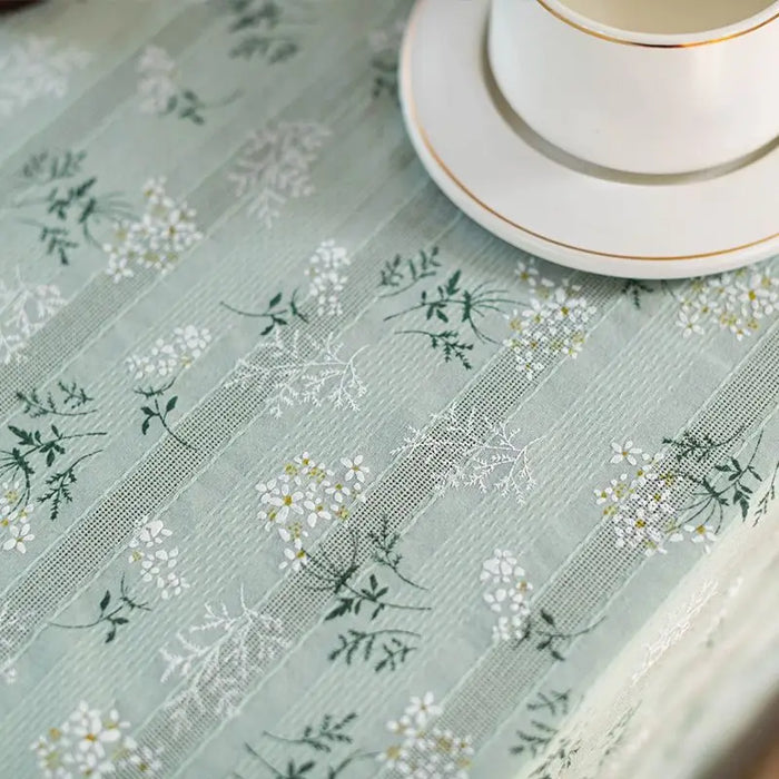 Korean Style Small Daisy Cotton Floral Tablecloth, Rectangular Dining Decor for Kitchen, Weddings, and Gatherings