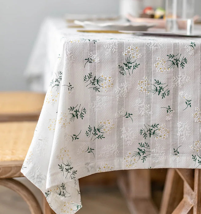 Korean Style Small Daisy Cotton Floral Tablecloth, Rectangular Dining Decor for Kitchen, Weddings, and Gatherings