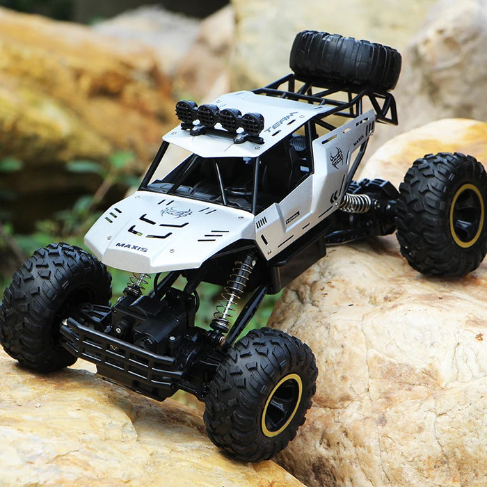 RC-Geländewagen mit Allradantrieb und LED-Beleuchtung – ferngesteuerter Buggy und Truck im Maßstab 1:12/1:16, ideales Spielzeug für abenteuerlustige Kinder