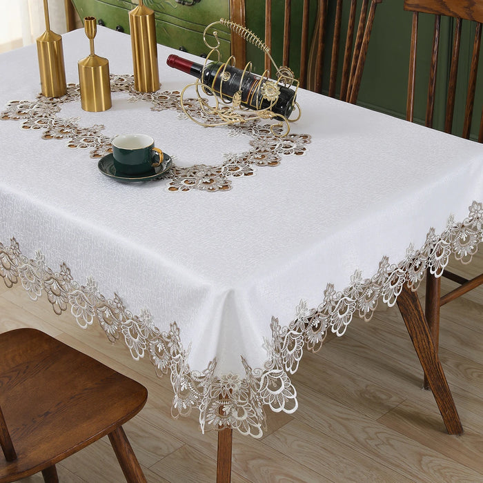 Battilo Nappe de Luxe en Dentelle Nappe Carrée à Motif Floral Blanc avec Broderie pour Table de Dîner Décorations de Mariage et de Fête