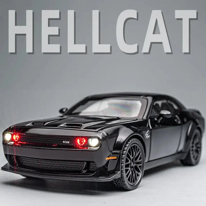 Dodge Challenger Hellcat Spielzeugauto im Maßstab 1:32 mit Dragback, Sound und Licht – Modell aus Metalldruckguss