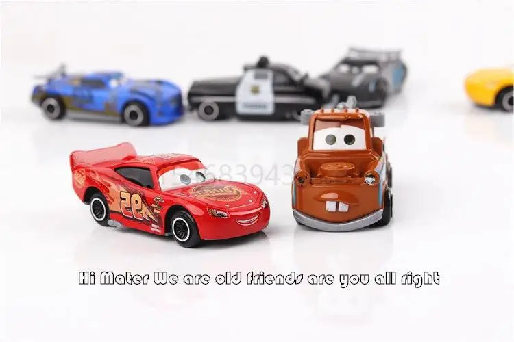 Disney Pixar Cars 3 6–7-teiliges Spielzeugset – enthält Lightning McQueen und Jackson Storm 1:55 Druckgussmodelle