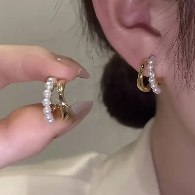 Aretes de Lujo en Oro de 14k con Circón y Perlas - Elegantes Detalles Retorcidos para Mujer