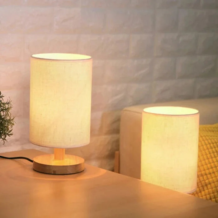 Nordische Tischlampe aus Holz – USB-betriebenes Nachtlicht mit warmweißem Licht für Schlafzimmer und Kinderzimmer, elegantes Geschenk und Dekoration