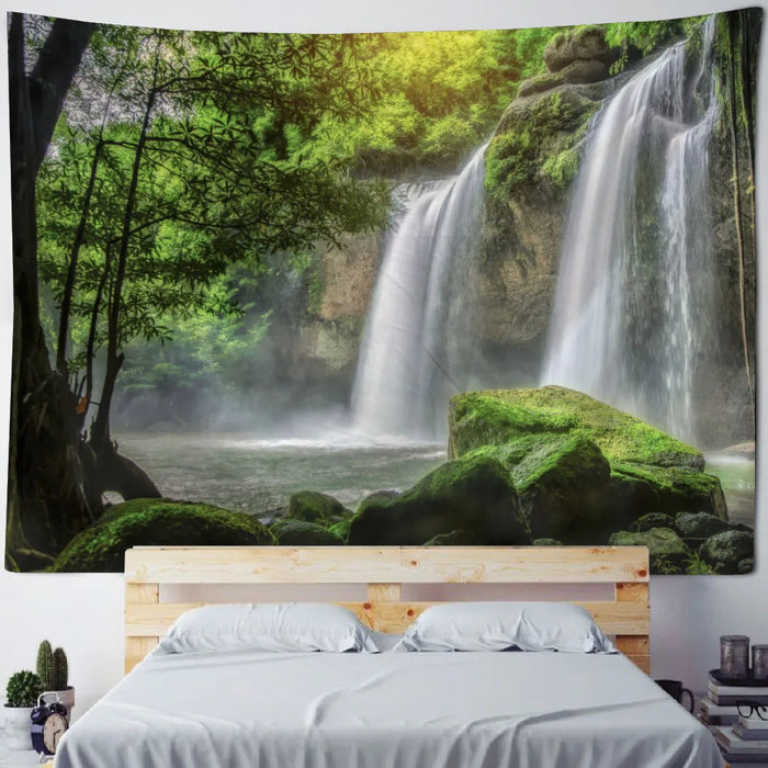 Magnifique papier peint cascade nature avec imprimé forêt et paysage marin - décoration murale hippie de style bohème avec motif mandala