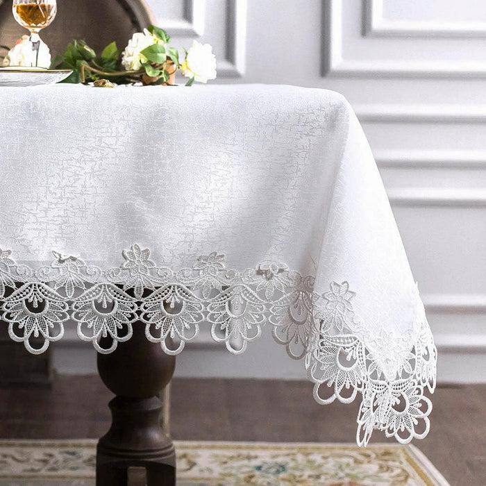 Battilo Nappe de Luxe en Dentelle Nappe Carrée à Motif Floral Blanc avec Broderie pour Table de Dîner Décorations de Mariage et de Fête