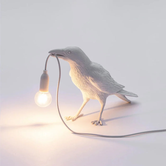 Lámpara de mesa nórdica Lucky Bird - Iluminación creativa de animales de resina para dormitorio y sala de estar