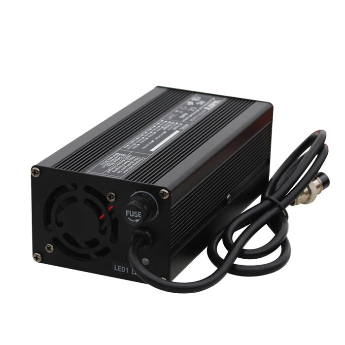 Chargeur 84V 5A pour batterie Li-ion 20S 72V avec ventilateur et boîtier en aluminium