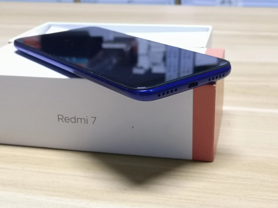 Xiaomi Redmi 7 Smartphone mit Hülle, Dual-SIM, Android-Handy mit Dual-Kamera, gebrauchtes Telefon