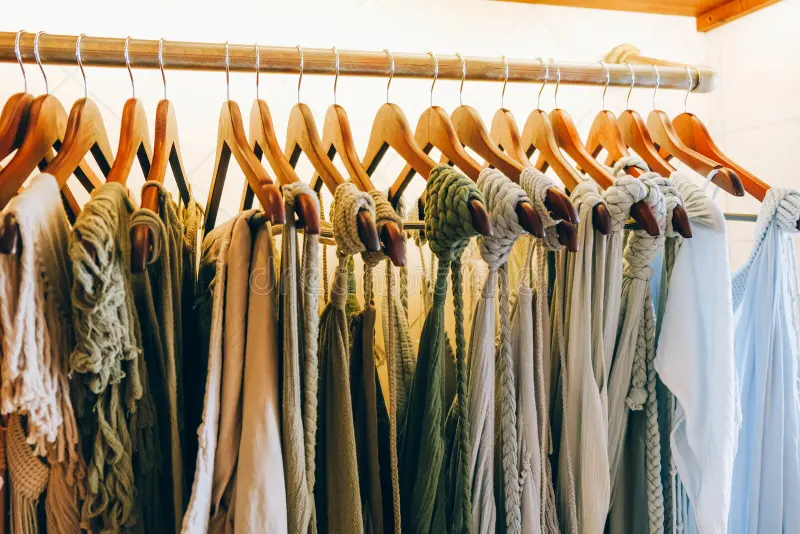 Natural Fibers vs. Synthetic Fabrics: The Ultimate Apparel & Clothing Comparison Guide